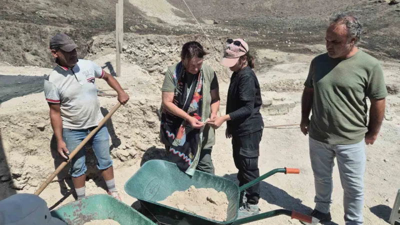 Trakya’nın en büyük antik tiyatrosunda kazılar sürüyor Trakya’nın en büyük antik tiyatrosunda kazılar sürüyor