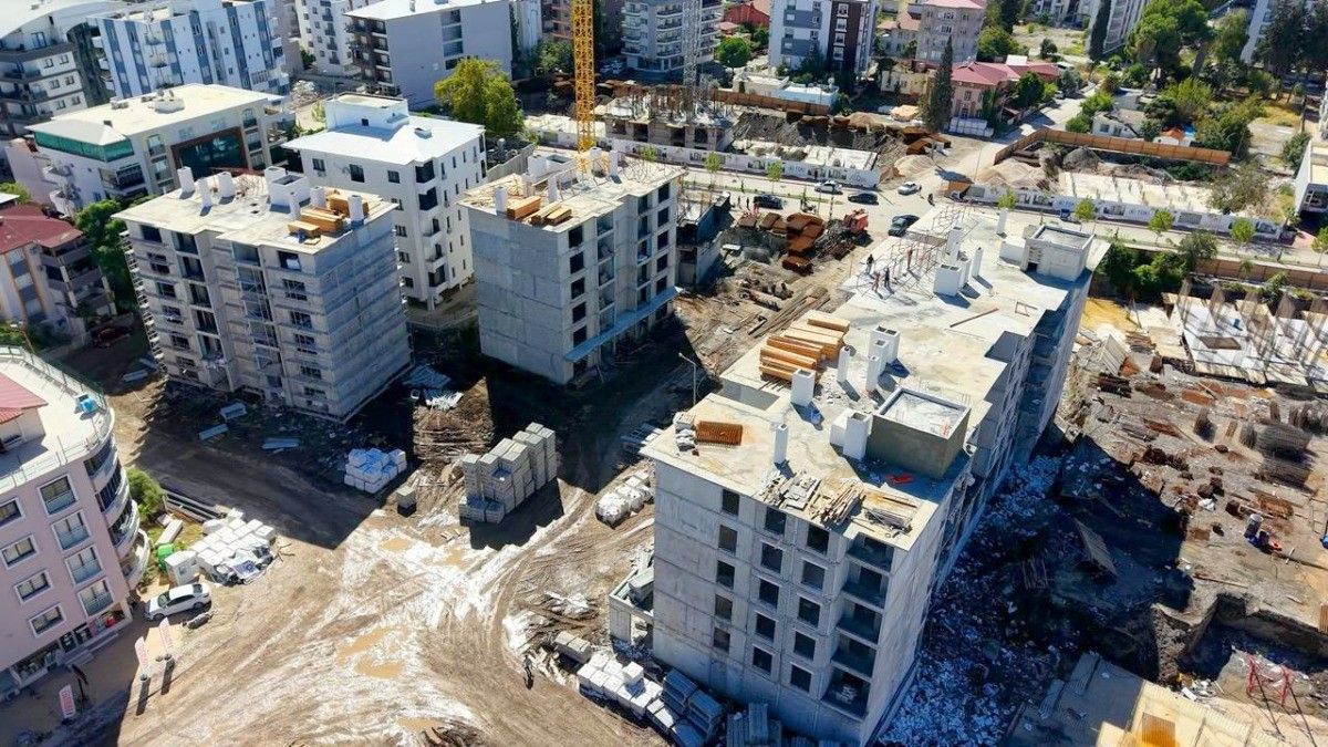 Depremin yıktığı Osmaniye kent merkezinde afet konutları yükseliyor Depremin yıktığı Osmaniye kent merkezinde afet konutları yükseliyor