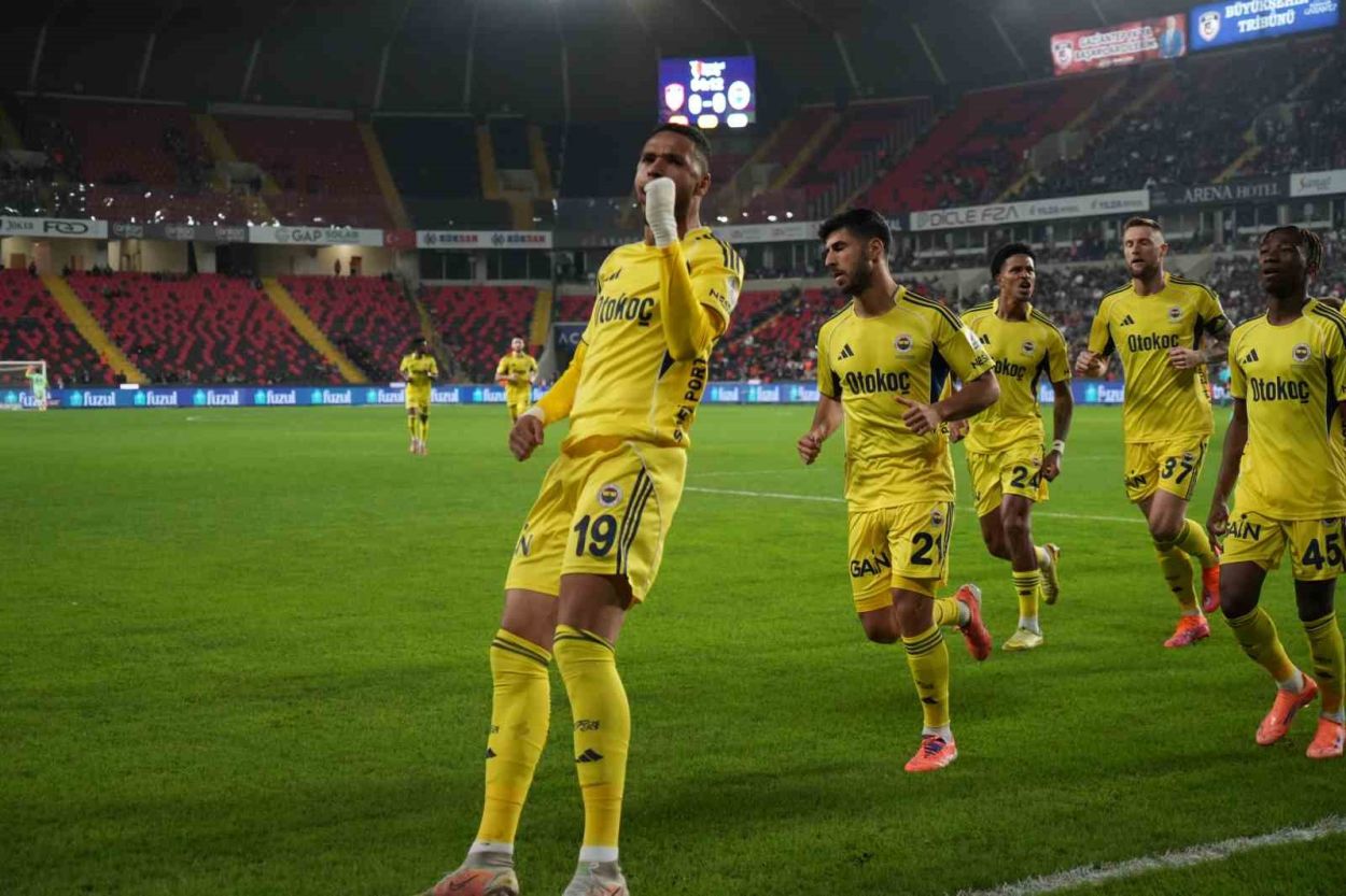 Fenerbahçe, Gaziantep'te farka koştu Fenerbahçe, Gaziantep'te farka koştu