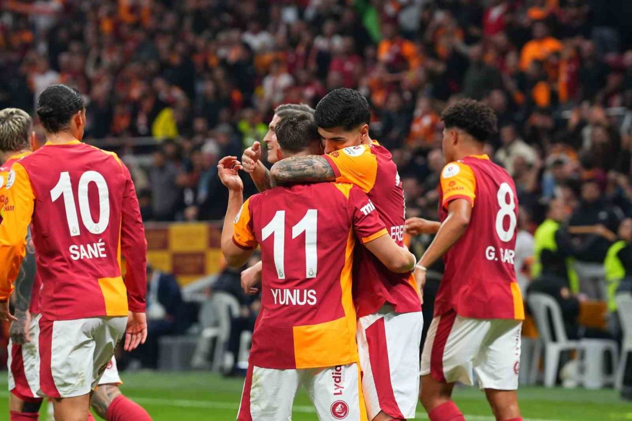 Göztepe'yi geçen Galatasaray yenilmezlik serisini 18'e yükseltti Göztepe'yi geçen Galatasaray yenilmezlik serisini 18'e yükseltti