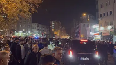 Gebze'de aynı bölgede bir binadan çatırdama sesleri geldi